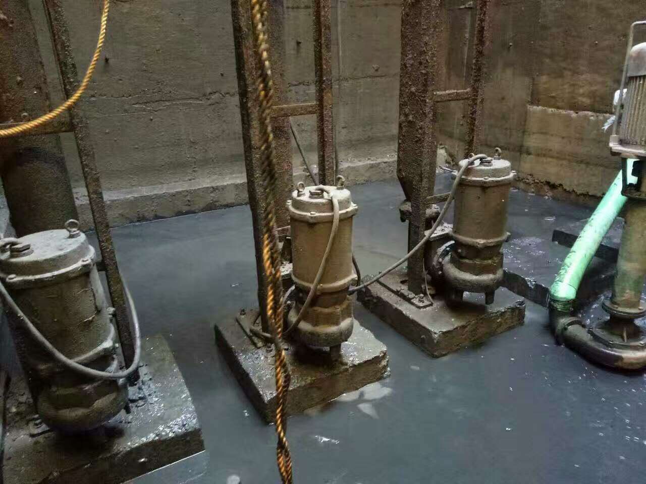 章贡污水池清理