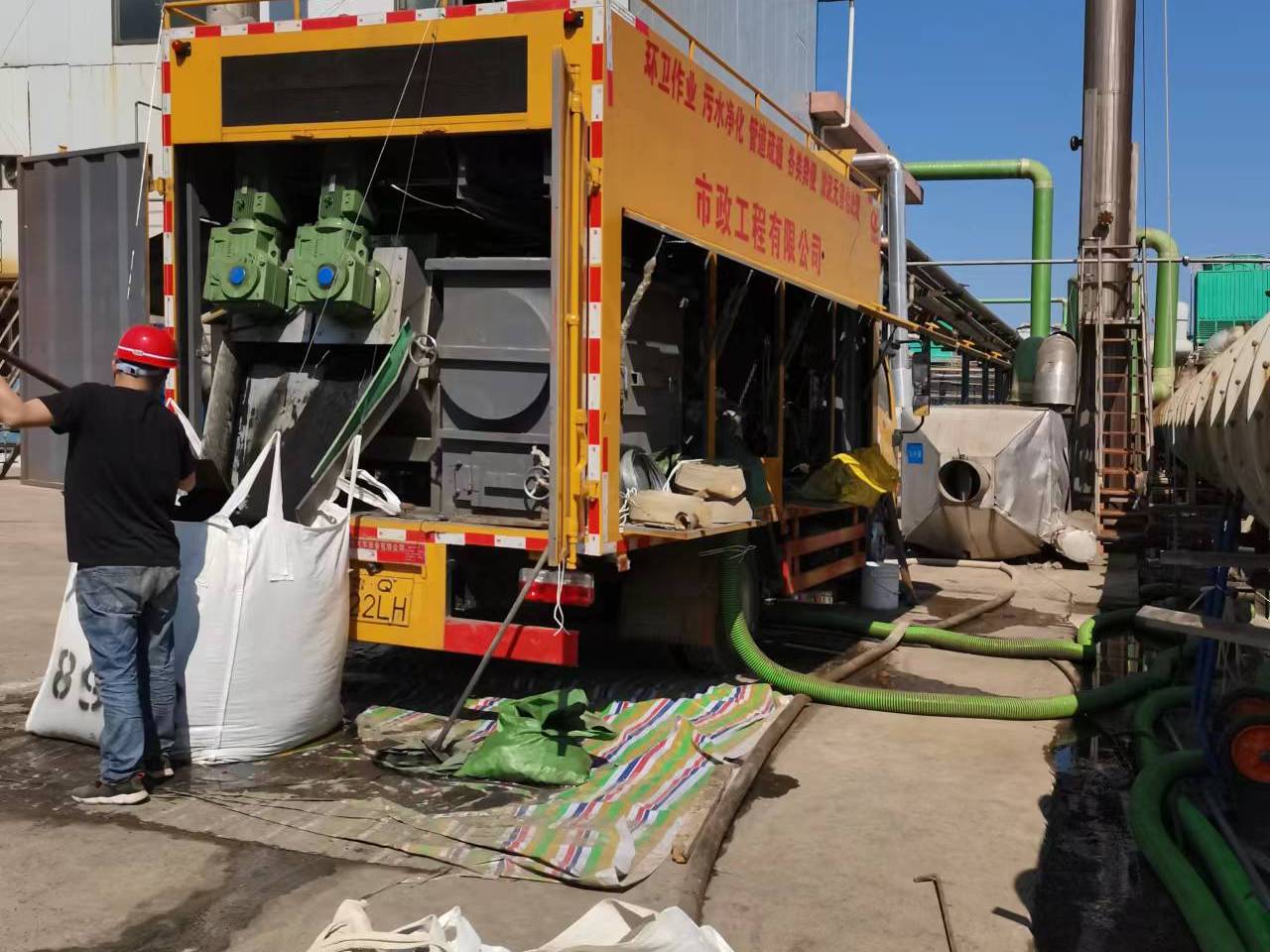 章贡淤泥压干处理